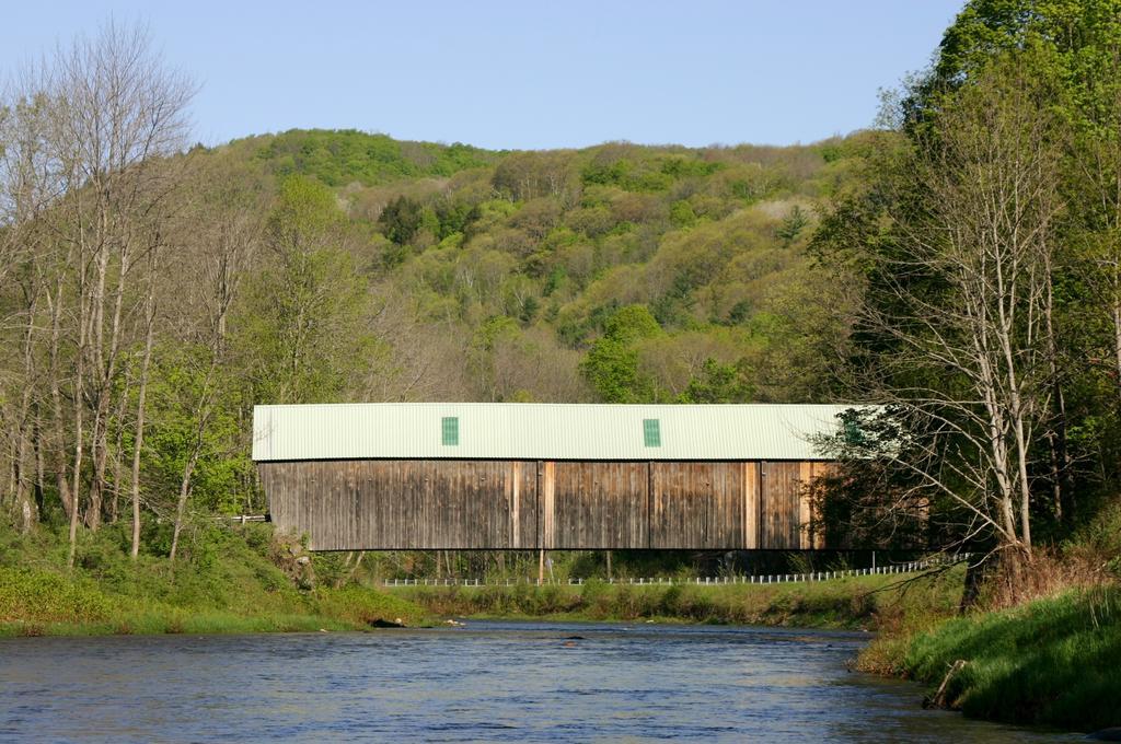 The Lincoln Inn & Restaurant At The Covered Bridge Woodstock Exterior photo